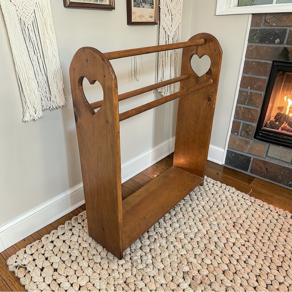 Large Vintage Wooden Quilt Rack Stand w/ Heart Cutouts Solid Pine Amish Made EUC - Picture 2 of 15